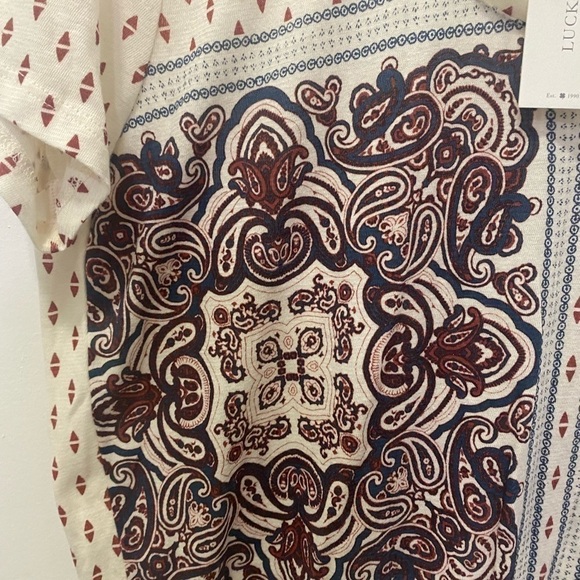 NEW! Lucky Brand Tile Print Short Sleeve Scoop Neck T-Shirt - Picture 6 of 6
